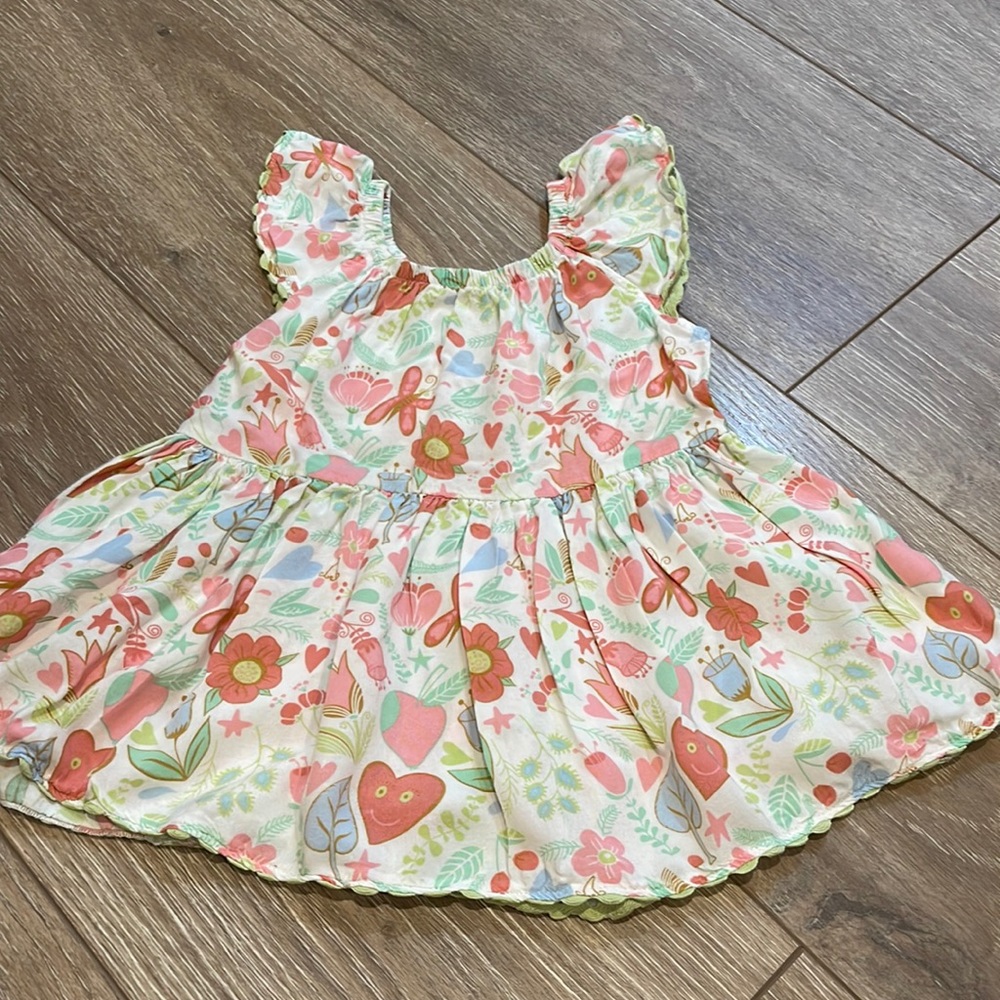 Adorable Matilda Jane Hello Lovely top size 2.